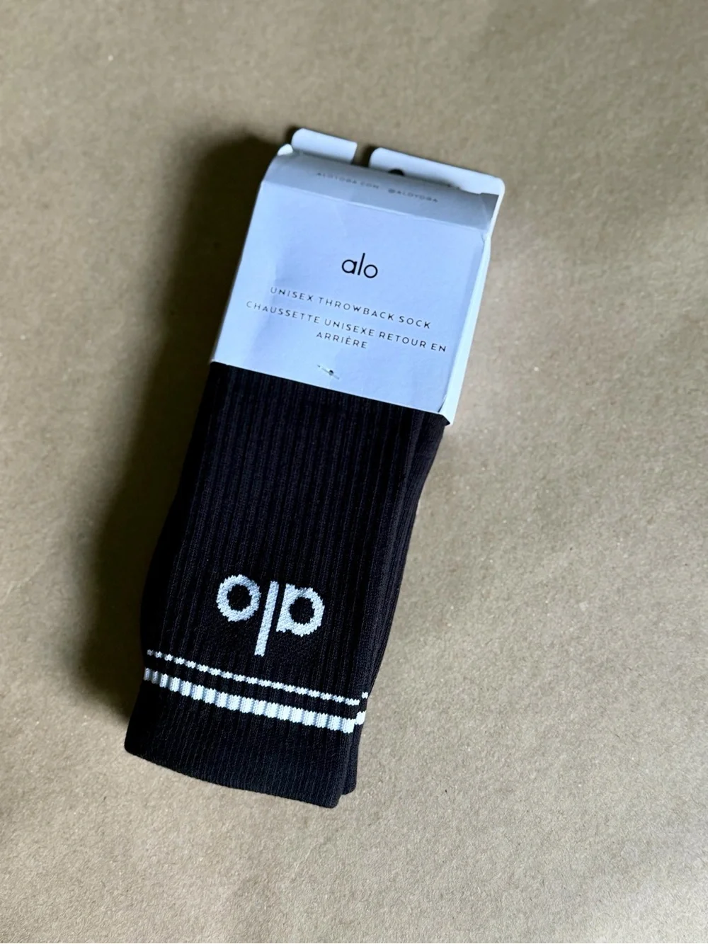 ALO Yoga Black unisex throwback Socks.  Size Medium